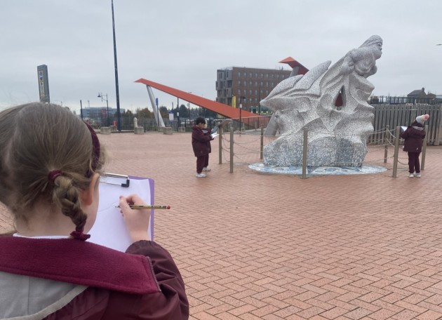 Curious Minds on the Move