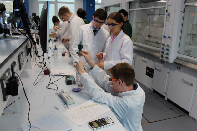 Chemical Analysis secures 2nd and 3rd place in Royal Society of Chemistry Competition