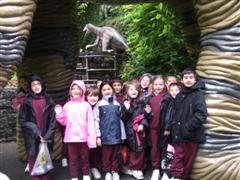 Year 2 try hard to dodge the showers at Dan-yr-Ogof Caves